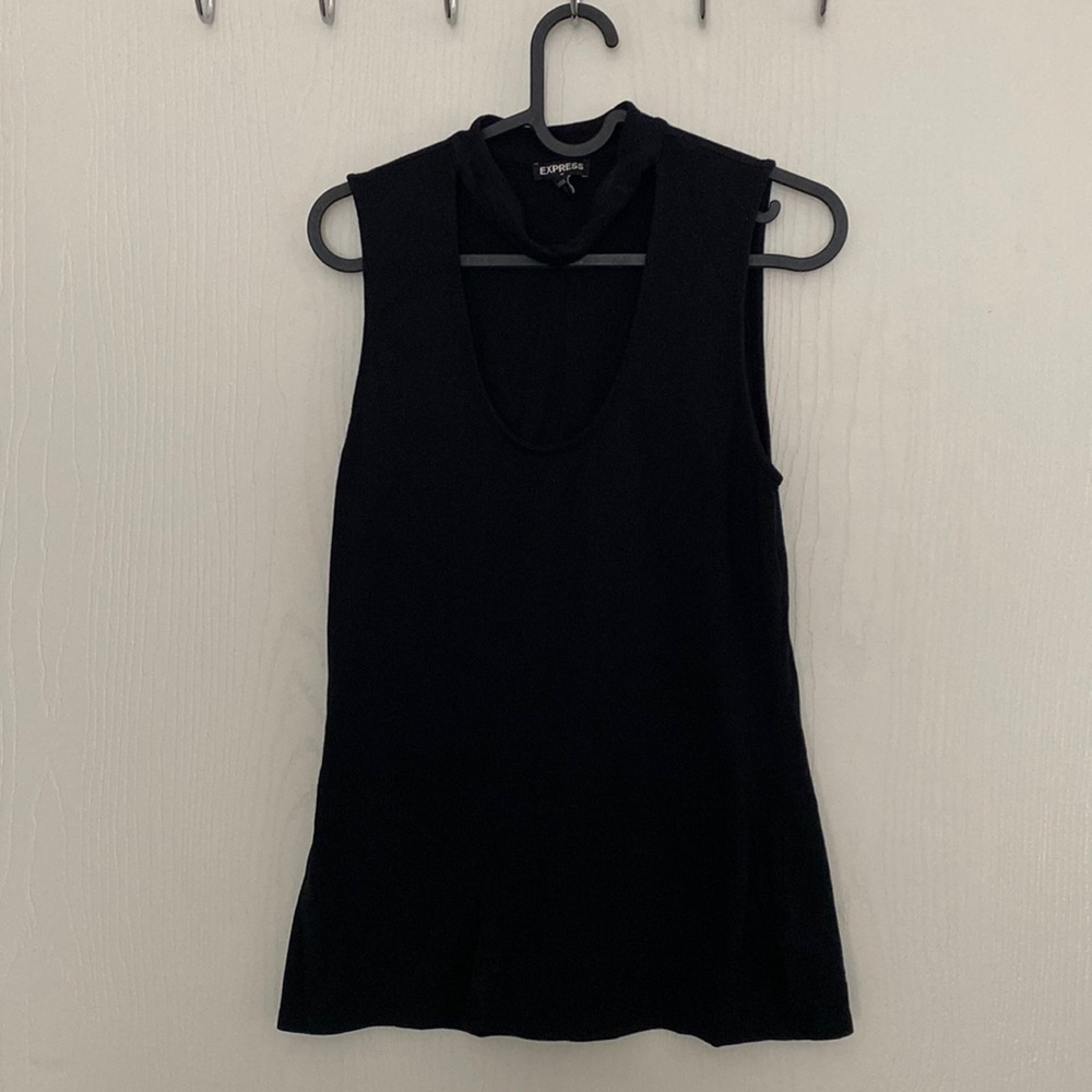 Black sleeveless blouse